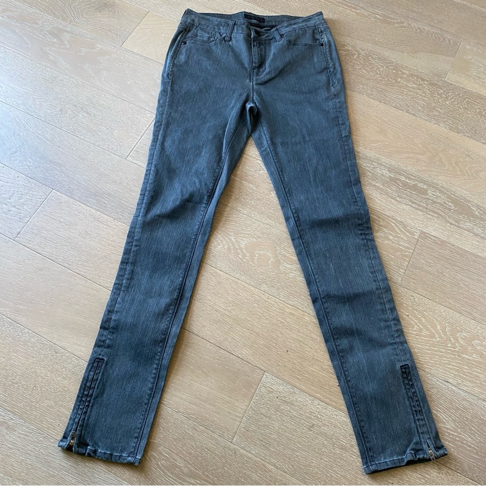 Comune women medium rise black wash skinny zipper legs 5 pocket moto jeans